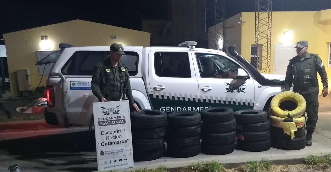 CATAMARCA: Viajaba con 26 cubiertas sin aval legal
