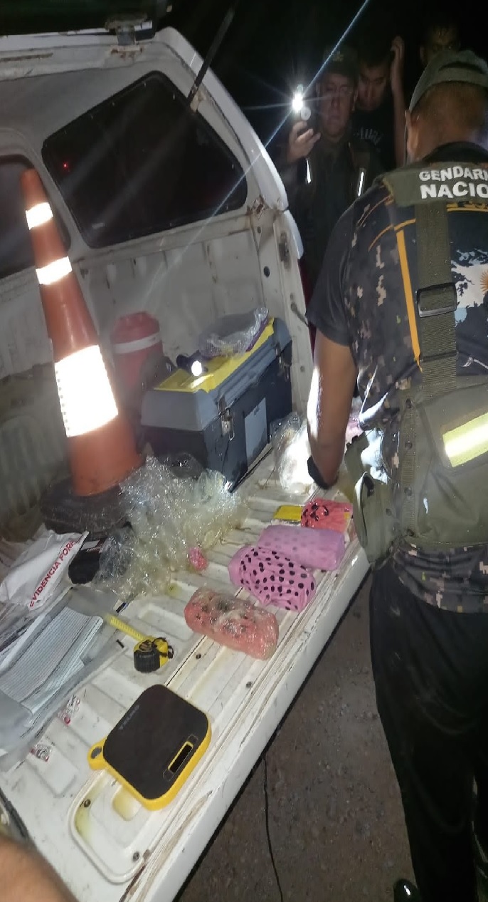 GENDARMERIA NACIONAL, ESCUADRON 58 LA RIOJA SECUESTRARON MAS DE 4KG DE COCAINA EN RUTA NACIONAL 79 