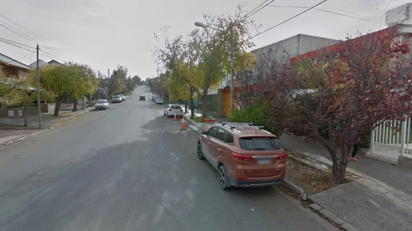 NEUQUEN: Se fueron a trabajar y dejaron a su hijo de tres años encerrado en el auto por seis horas