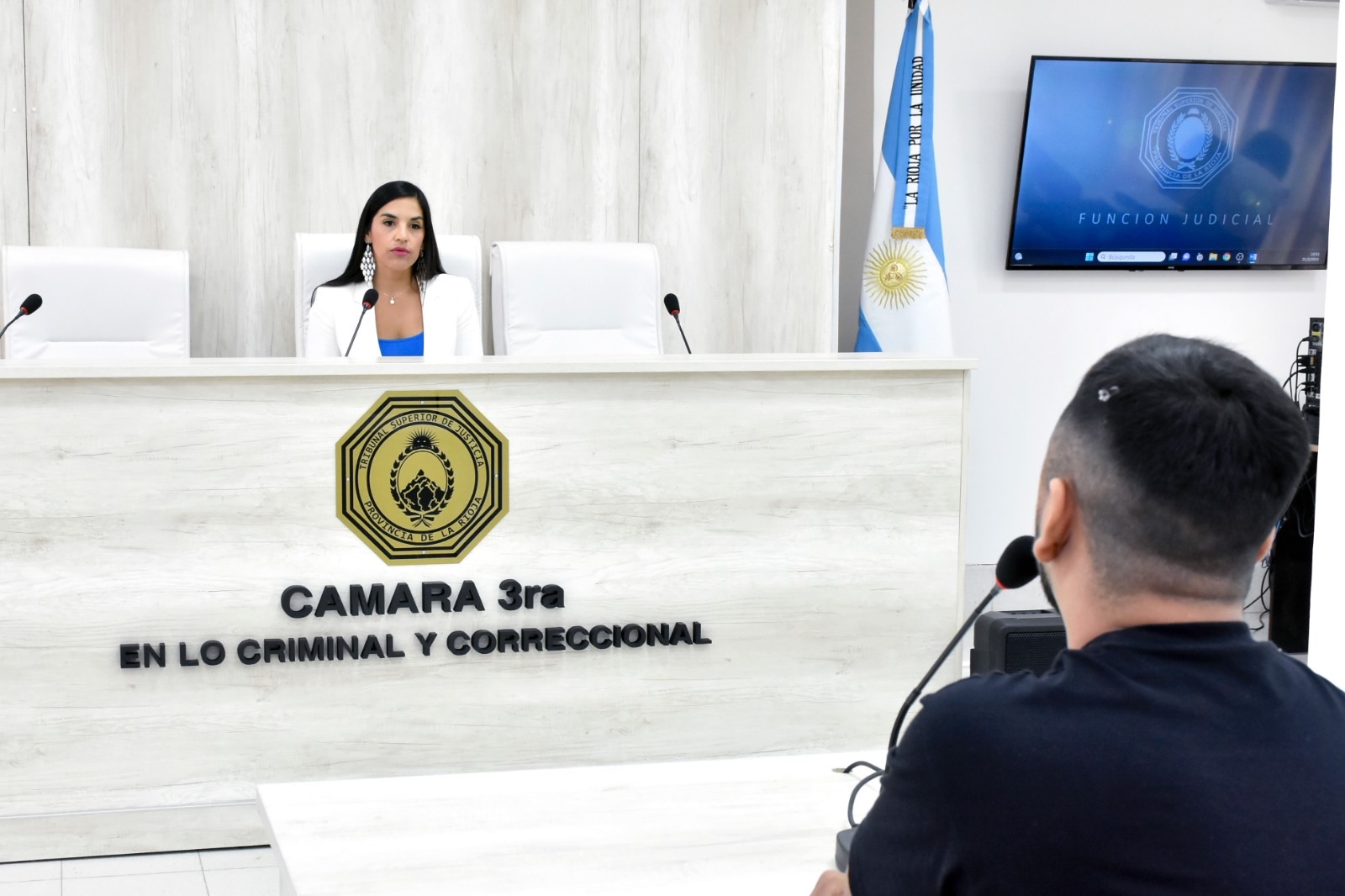 LA JUSTICIA CONDENÓ A UN JOVEN POR ROBAR EN UNA VIVIENDA JUNTO A UNA MENOR