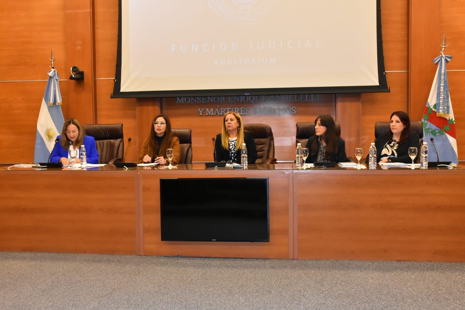 EL TSJ REALIZÓ CONVERSATORIO SOBRE TUTELA EFECTIVA Y DERECHOS DE LAS MUJERES EN EL ÁMBITO JUDICIAL