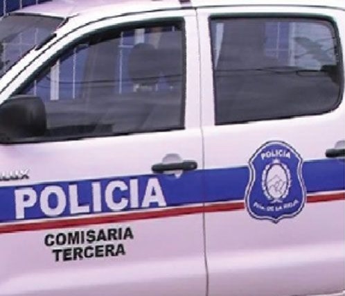 Delincuente intentó robar en una vivienda del Barrio Francisco Primero, los vecinos lo golpearon y murió en el lugar 