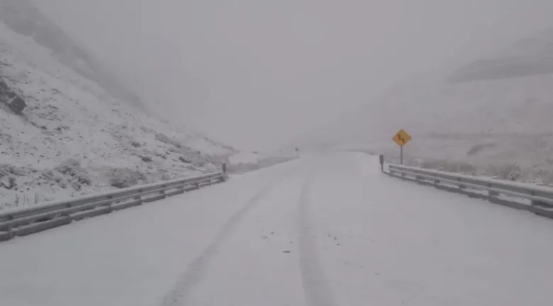 CERRADO: Intensa nevada en el Paso Internacional de Agua Negra