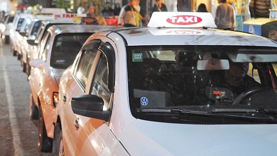 Ayer miércoles amaneció con la nueva tarifa para taxis y remises 