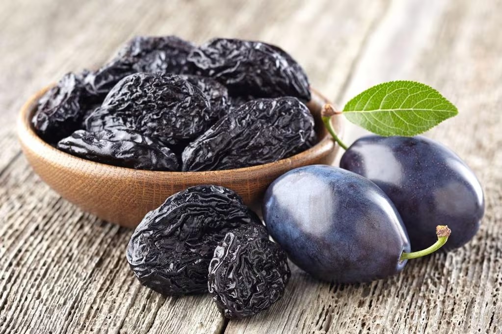 La fruta deshidratada que ayuda a regular el colesterol y se puede comer todos los días