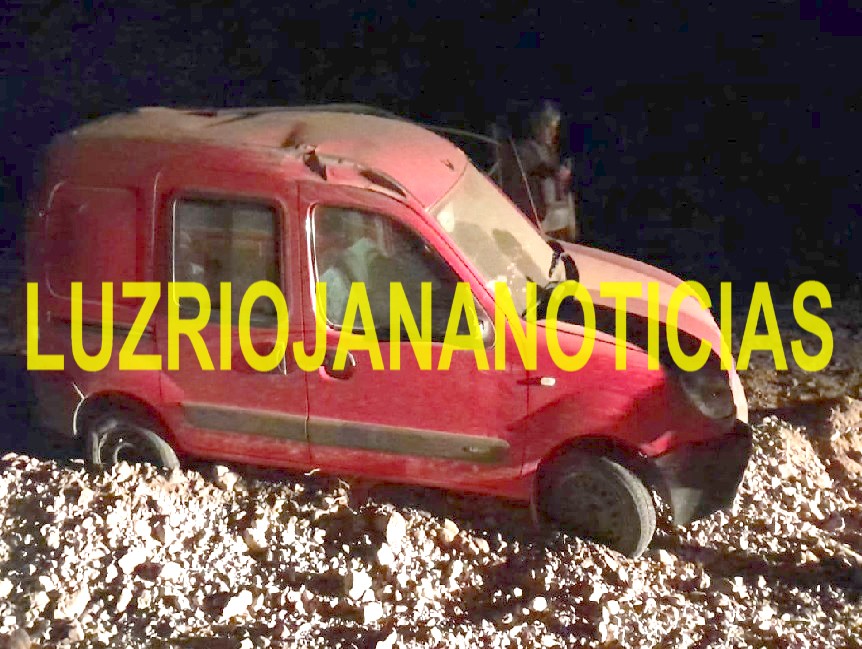 NONOGASTA: Conductor de una camioneta por esquivar animales en la ruta 40 se produce el vuelco   