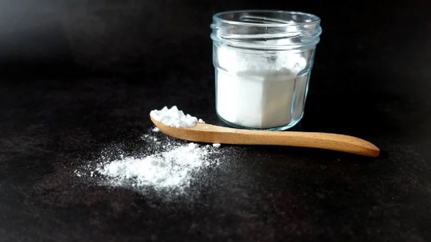 Por qué el bicarbonato de sodio es la solución contra los yuyos y malezas