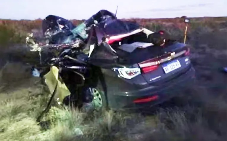 TERRIBLE ACCIDENTE:  Viajaban a Salta y chocaron con un camión fallecieron tres personas 
