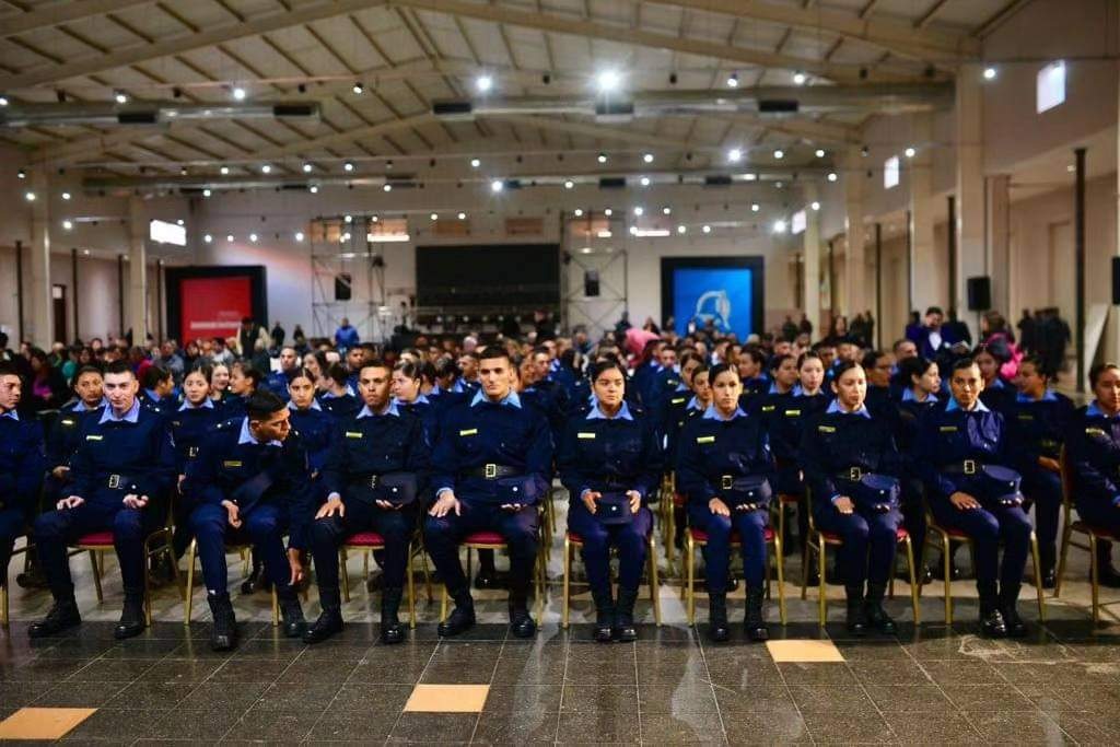125 NUEVOS POLICIAS Y AGENTES PENITENCIARIOS QUE SE INCORPORAN A LAS FILAS DE LAS FUERZAS DE SEGURIDAD 
