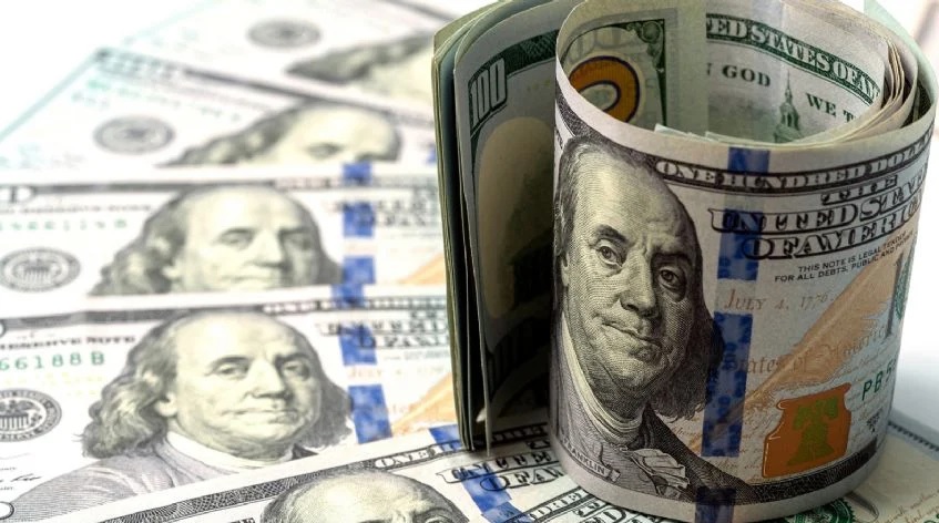 El dólar abrió con una fuerte suba y se acerca a los $800