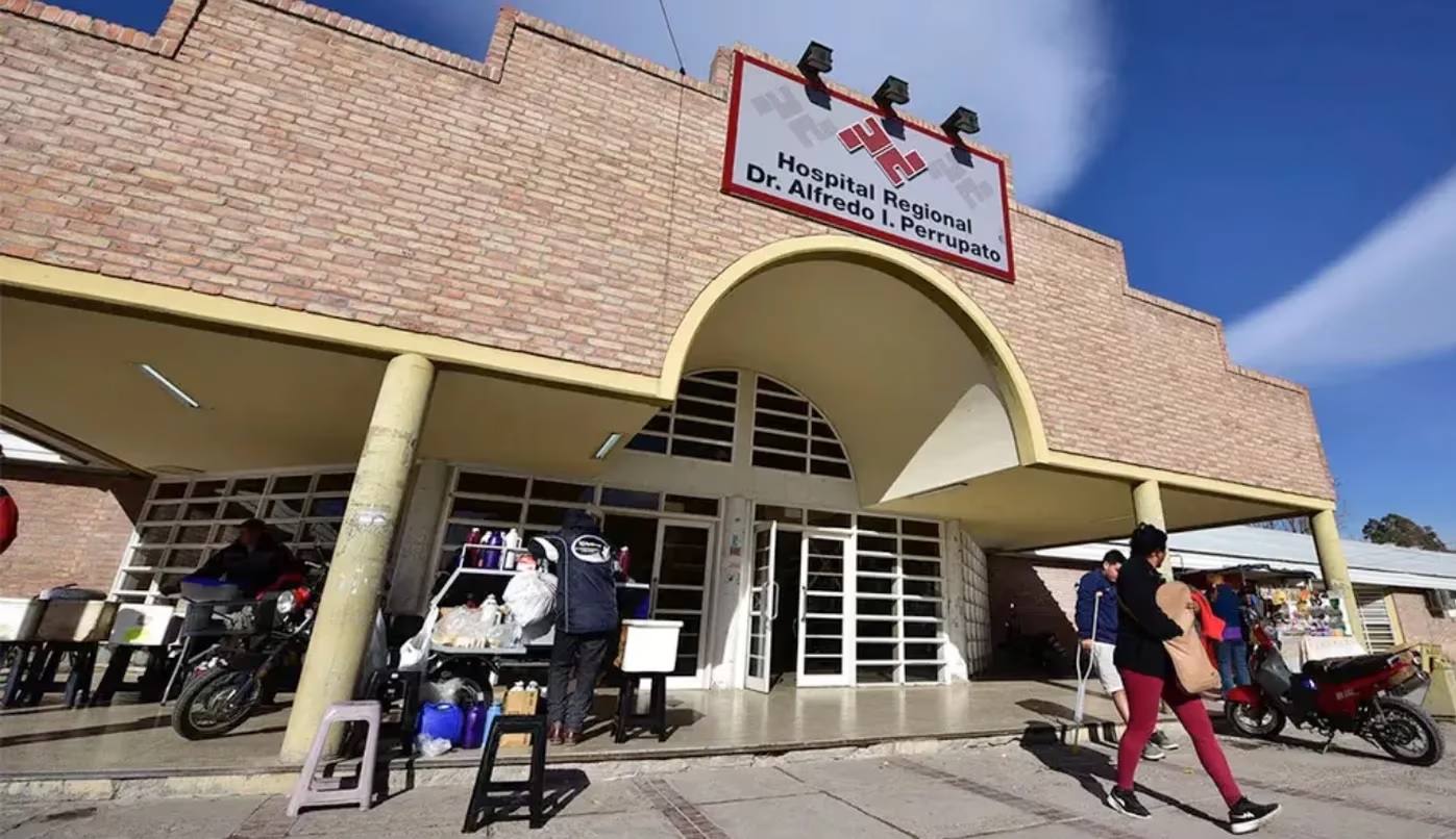 MENDOZA: Un hombre jugaba un partido con amigos, fue a buscar la pelota y murió degollado con un alambre de púas
