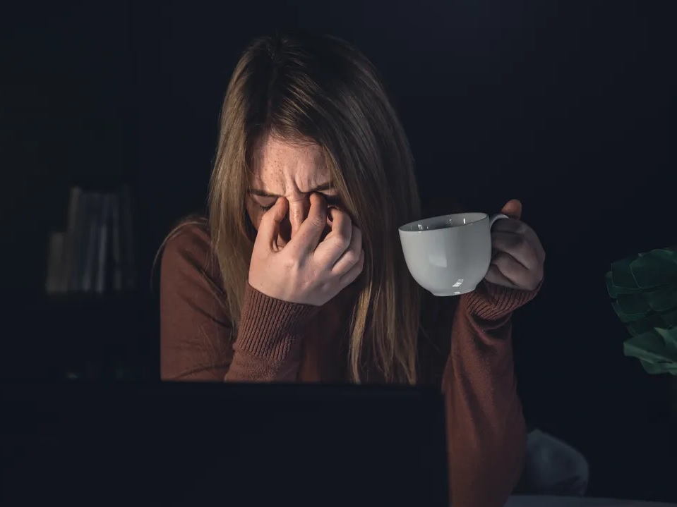 Medicamentos comunes que no debes mezclar con café