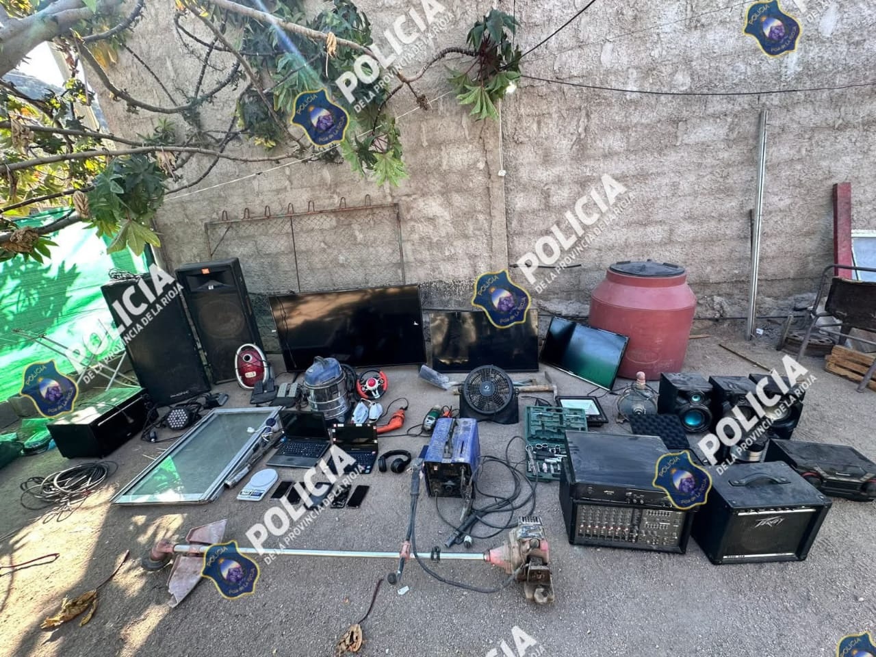 PERSONALDE COMISARIA CUARTA: RECUPERAN IMPORTANTE CANTIDAD DE ELEMENTOS DE GRAN VALOR