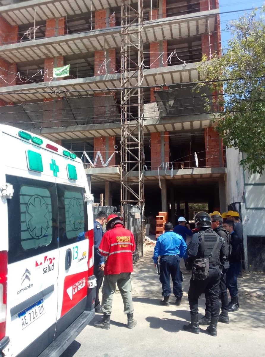 Un obrero cayó desde el quinto piso de una construcción