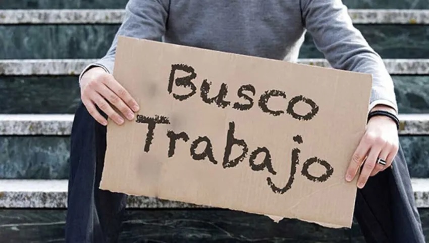 El desempleo bajó al 7,6% pero la informalidad laboral crece y alcanza el 43,2%