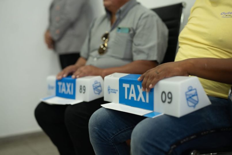 LA INTENDENTA ENTREGÓ NUEVAS LICENCIAS DE TAXIS