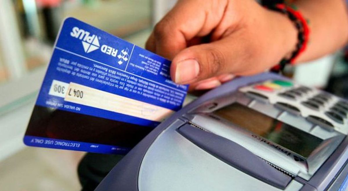 Aumentará en noviembre el costo para refinanciar saldos en las tarjetas de crédito