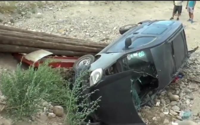 CATAMARCA: Vuelco en el badén de Sumalao