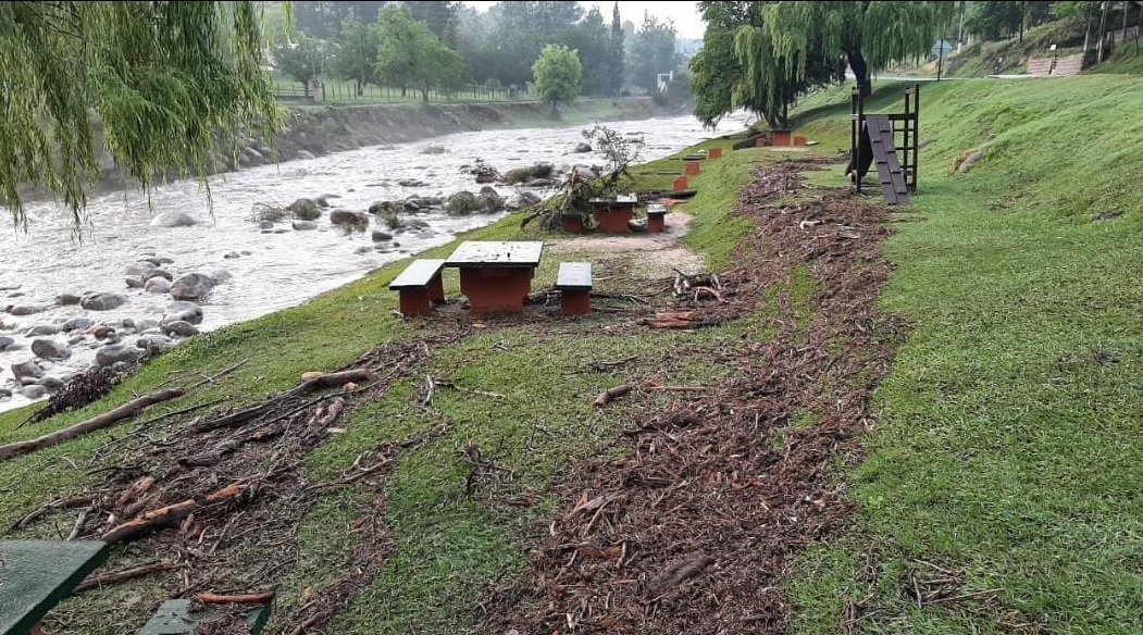CATAMARCA: Creció el Río y arrasó dos puentes colgantes 
