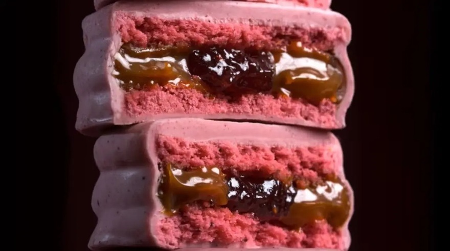 Heladería causó furor con su nuevo alfajor de frutos rojos